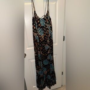 NATURAL LIFE Black and Blue Floral Maxi dress